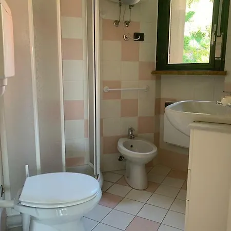 Apartamento Sky&Pool Dom Riva del Garda Exterior foto