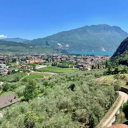 Apartamento Sky&Pool Dom Riva del Garda Exterior foto