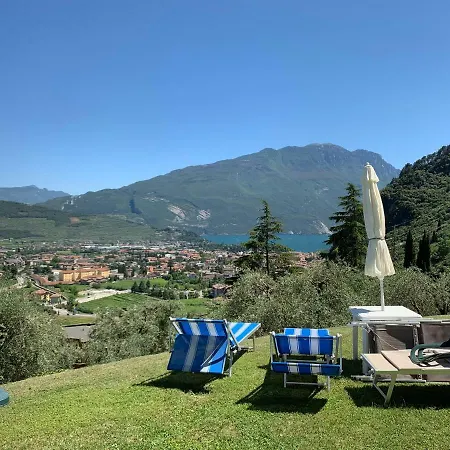 Apartamento Sky&Pool Dom Riva del Garda Exterior foto